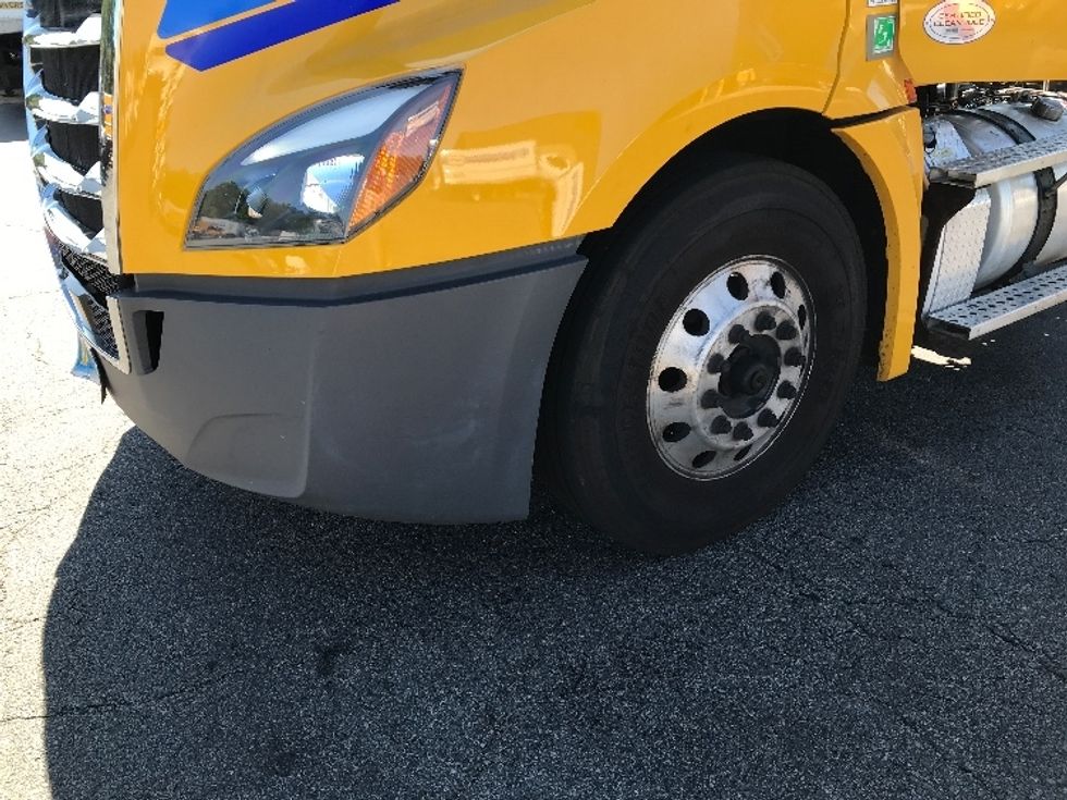 Day Cab Tractor-Heavy Duty Tractors-Freightliner-2019-T12664ST-Parsippany-NJ-399,474\n\t\tmiles-$ 51,000 - Image 21