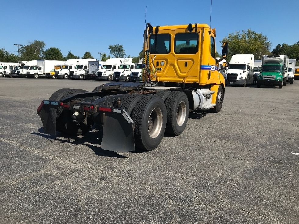 Day Cab Tractor-Heavy Duty Tractors-Freightliner-2019-T12664ST-Parsippany-NJ-399,474\n\t\tmiles-$ 51,000 - Image 7
