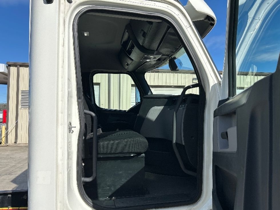 Day Cab Tractor-Heavy Duty Tractors-Freightliner-2019-T12664ST-Pell City-AL-456,328\n\t\tmiles-$ 41,500 - Image 12