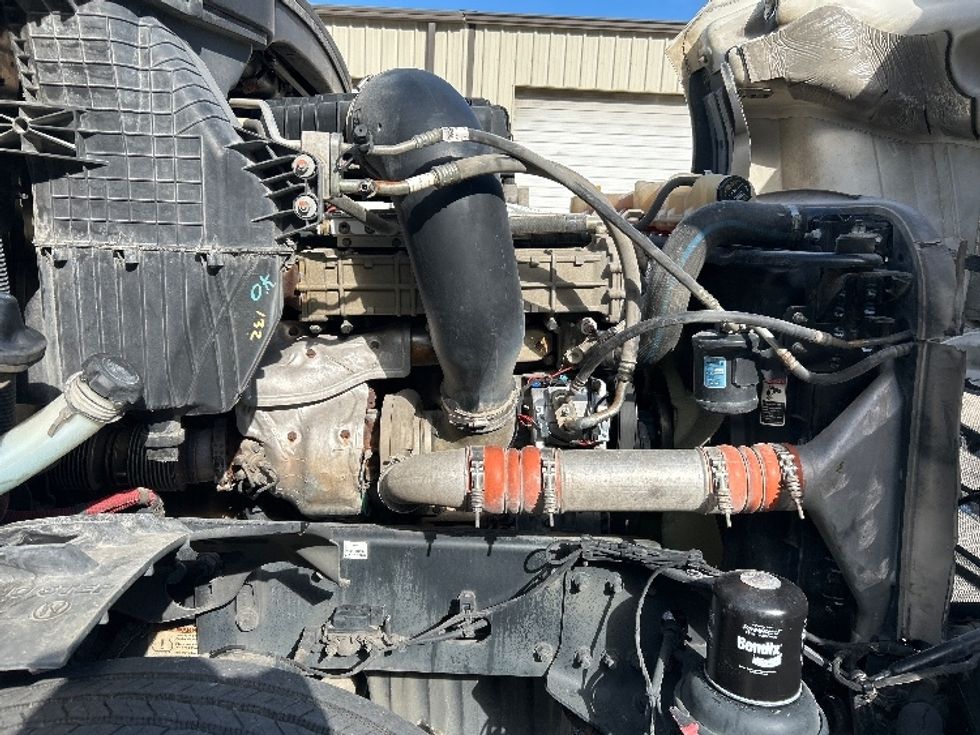 Day Cab Tractor-Heavy Duty Tractors-Freightliner-2019-T12664ST-Pell City-AL-456,328\n\t\tmiles-$ 41,500 - Image 15