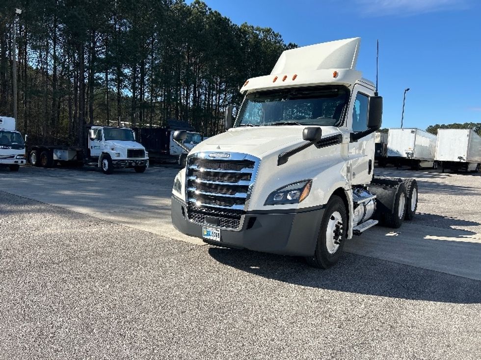 Day Cab Tractor-Heavy Duty Tractors-Freightliner-2019-T12664ST-Pell City-AL-456,328\n\t\tmiles-$ 41,500 - Image 3