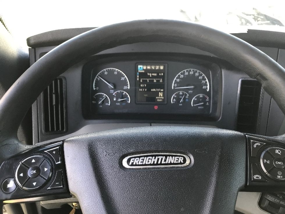 Day Cab Tractor-Heavy Duty Tractors-Freightliner-2019-T12664ST-Pell City-AL-608,726\n\t\tmiles-$ 32,500 - Image 11