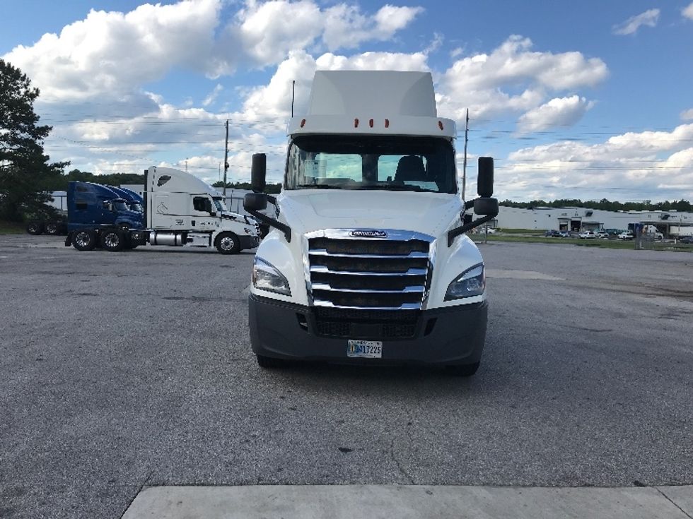 Day Cab Tractor-Heavy Duty Tractors-Freightliner-2019-T12664ST-Pell City-AL-608,726\n\t\tmiles-$ 32,500 - Image 2