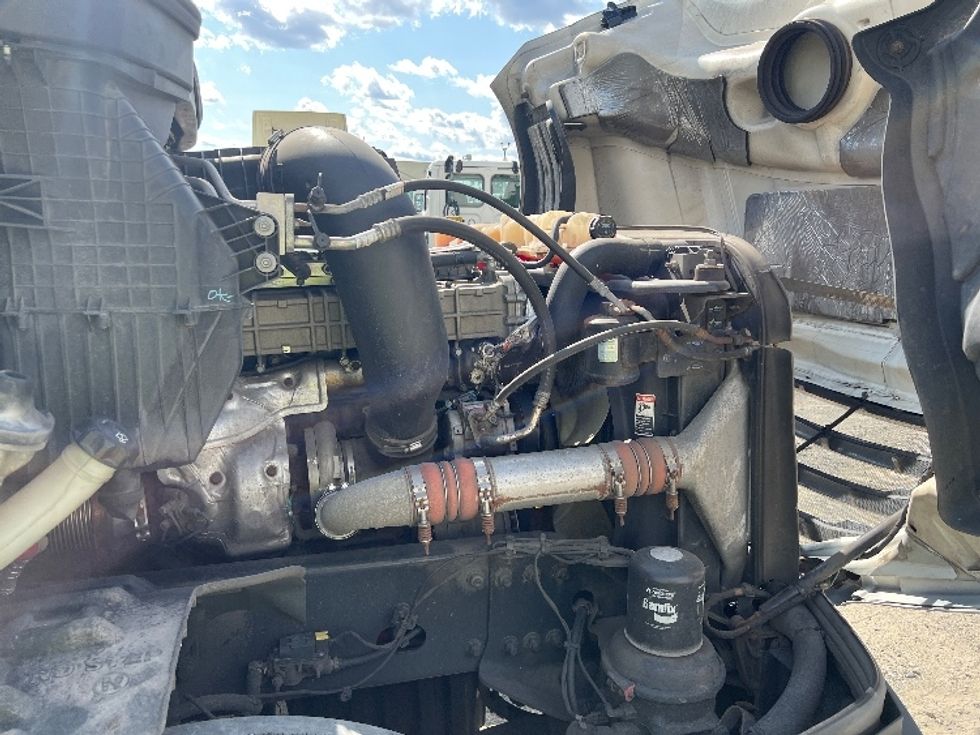 Day Cab Tractor-Heavy Duty Tractors-Freightliner-2019-T12664ST-Pennsauken-NJ-223,797\n\t\tmiles-$ 65,000 - Image 15