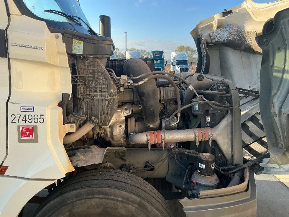 Day Cab Tractor-Heavy Duty Tractors-Freightliner-2019-T12664ST-Pensacola-FL-350,415\n\t\tmiles-$ 48,250 - Image 15