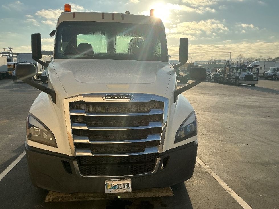Day Cab Tractor-Heavy Duty Tractors-Freightliner-2019-T12664ST-Pensacola-FL-350,415\n\t\tmiles-$ 48,250 - Image 2