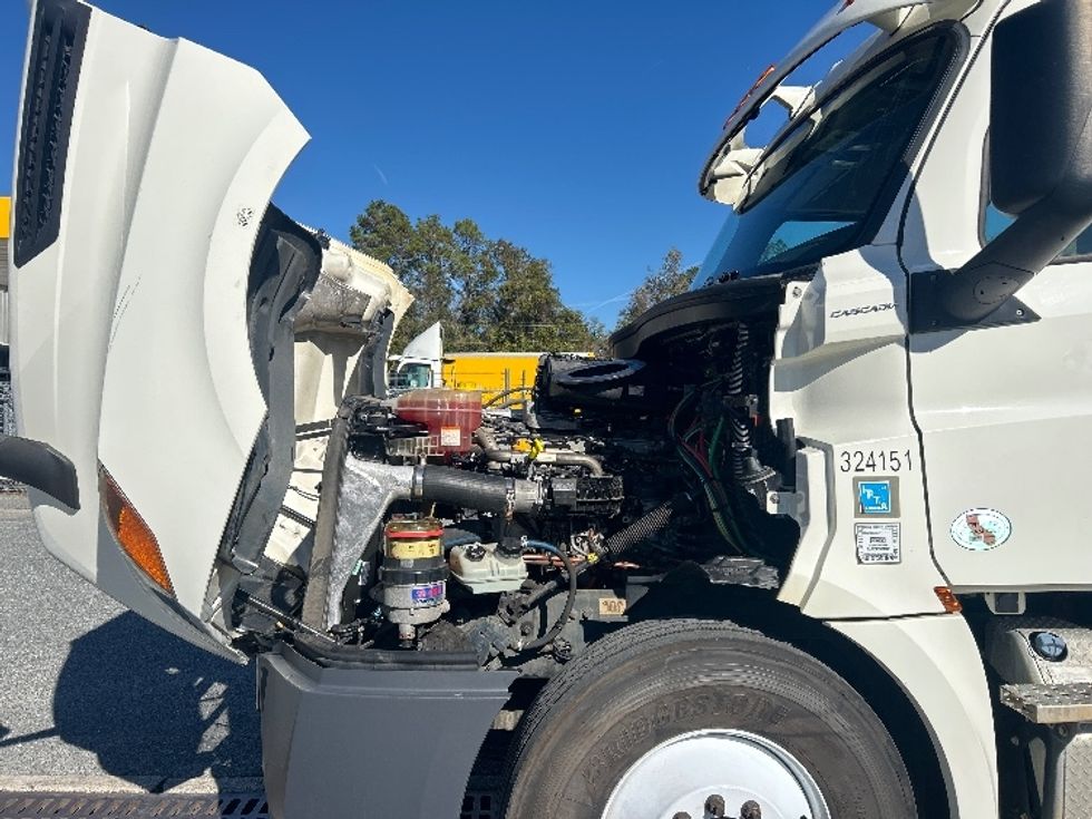 Day Cab Tractor-Heavy Duty Tractors-Freightliner-2019-T12664ST-Pensacola-FL-388,469\n\t\tmiles-$ 45,750 - Image 16