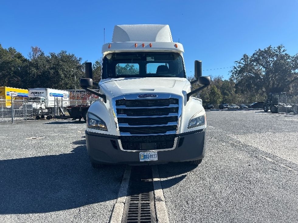 Day Cab Tractor-Heavy Duty Tractors-Freightliner-2019-T12664ST-Pensacola-FL-388,469\n\t\tmiles-$ 45,750 - Image 2