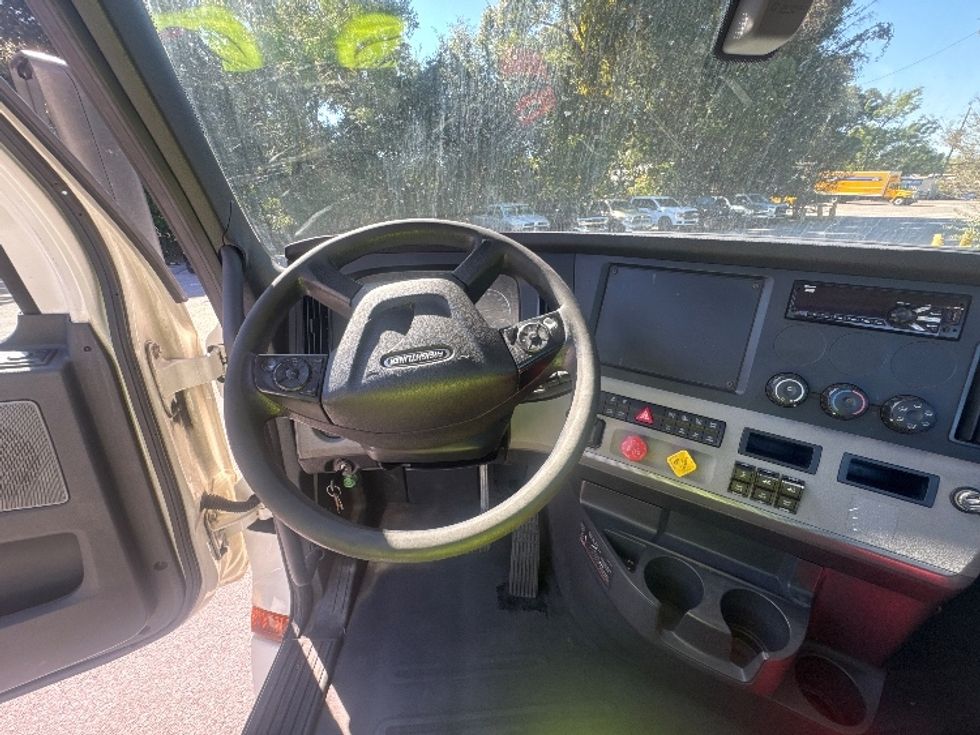 Day Cab Tractor-Heavy Duty Tractors-Freightliner-2019-T12664ST-Pensacola-FL-475,567\n\t\tmiles-$ 41,000 - Image 11