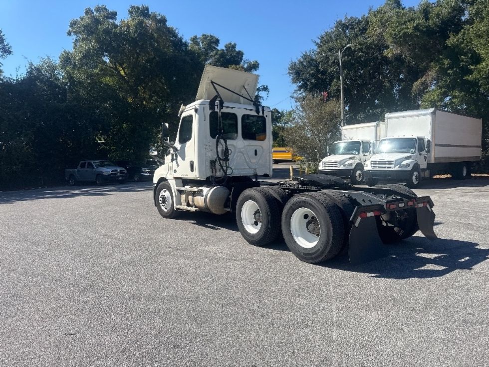 Day Cab Tractor-Heavy Duty Tractors-Freightliner-2019-T12664ST-Pensacola-FL-475,567\n\t\tmiles-$ 41,000 - Image 5