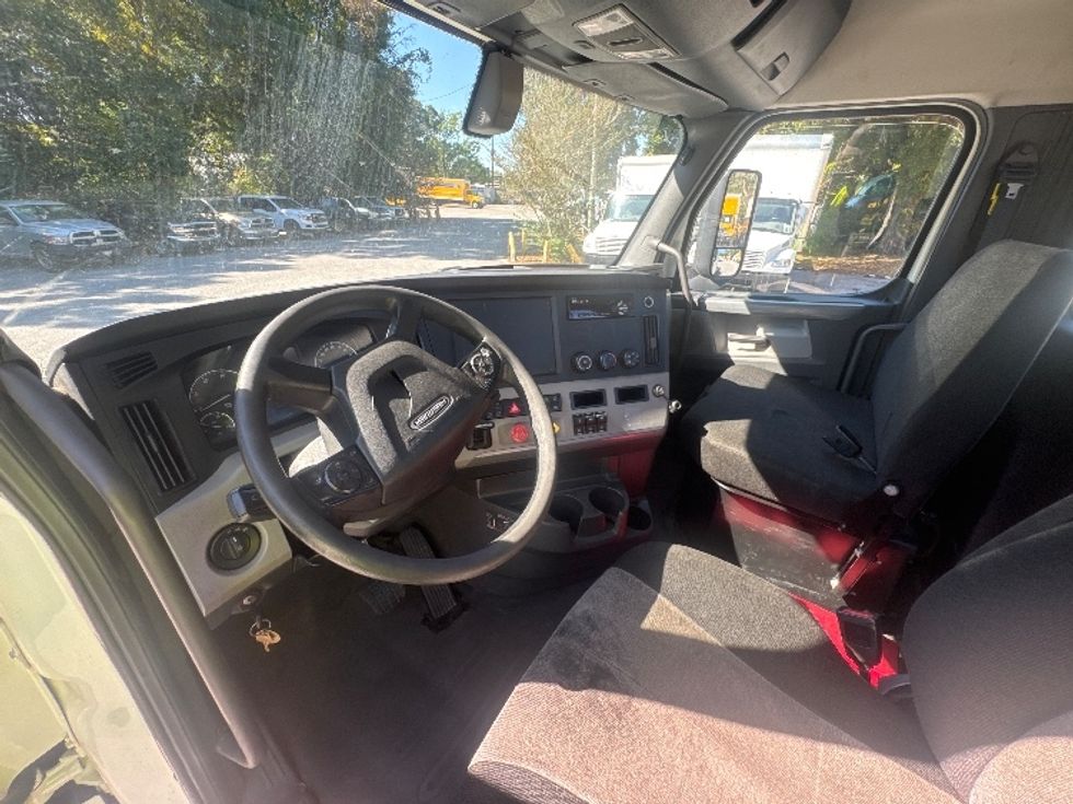 Day Cab Tractor-Heavy Duty Tractors-Freightliner-2019-T12664ST-Pensacola-FL-487,146\n\t\tmiles-$ 40,000 - Image 10