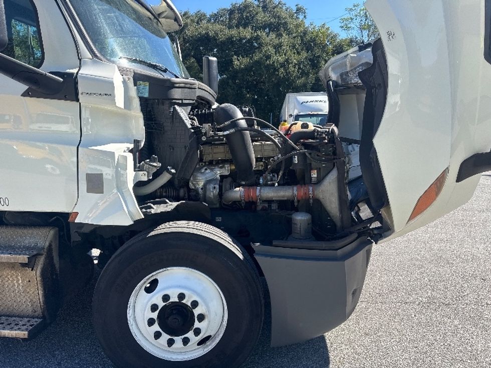 Day Cab Tractor-Heavy Duty Tractors-Freightliner-2019-T12664ST-Pensacola-FL-487,146\n\t\tmiles-$ 40,000 - Image 15