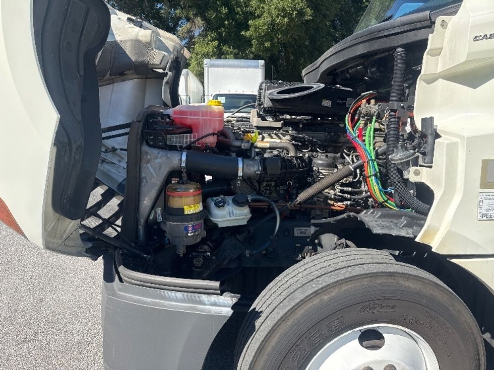 Day Cab Tractor-Heavy Duty Tractors-Freightliner-2019-T12664ST-Pensacola-FL-487,146\n\t\tmiles-$ 40,000 - Image 16