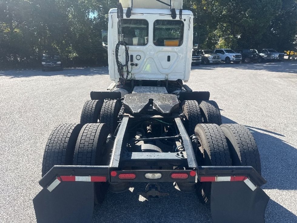 Day Cab Tractor-Heavy Duty Tractors-Freightliner-2019-T12664ST-Pensacola-FL-487,146\n\t\tmiles-$ 40,000 - Image 6