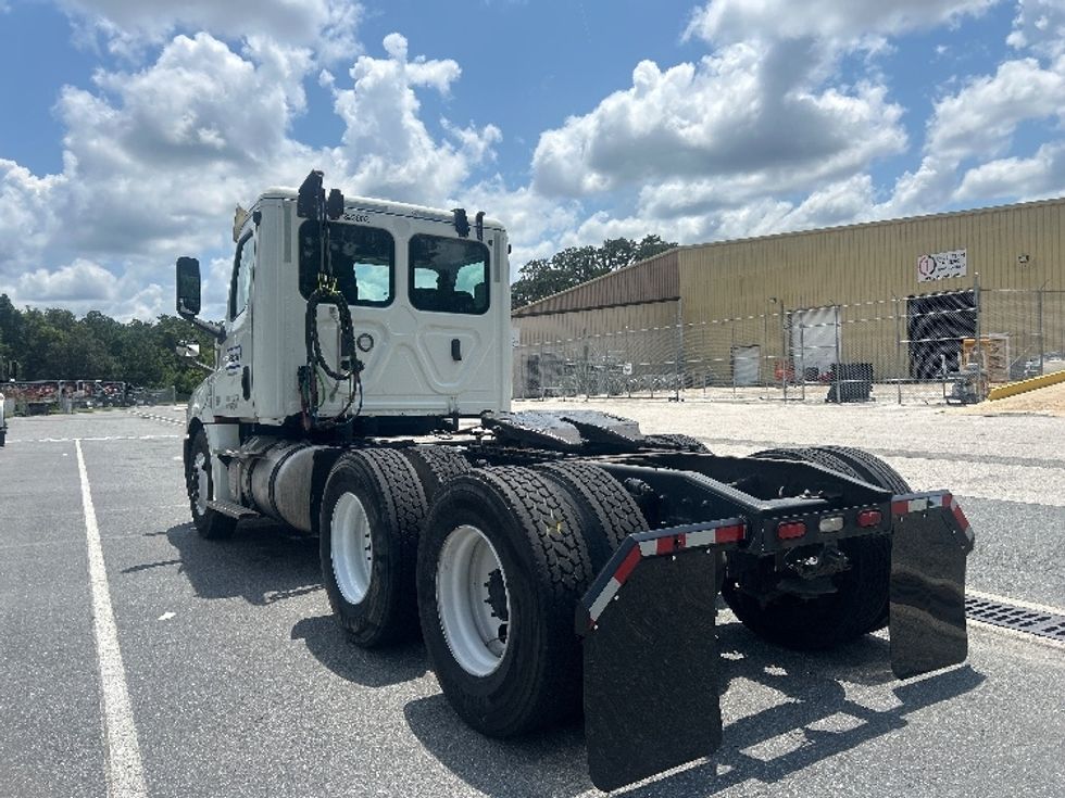 Day Cab Tractor-Heavy Duty Tractors-Freightliner-2019-T12664ST-Pensacola-FL-525,779\n\t\tmiles-$ 38,000 - Image 5