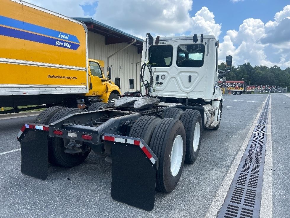 Day Cab Tractor-Heavy Duty Tractors-Freightliner-2019-T12664ST-Pensacola-FL-525,779\n\t\tmiles-$ 38,000 - Image 7