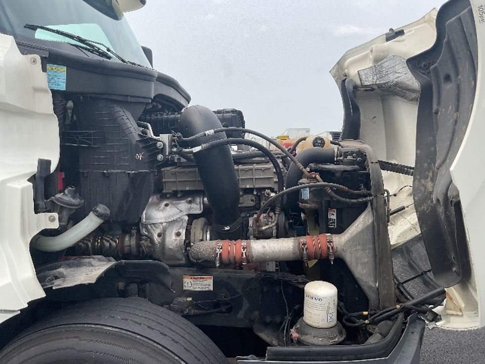 Day Cab Tractor-Heavy Duty Tractors-Freightliner-2019-T12664ST-Perrysburg-OH-485,905\n\t\tmiles-$ 35,250 - Image 15