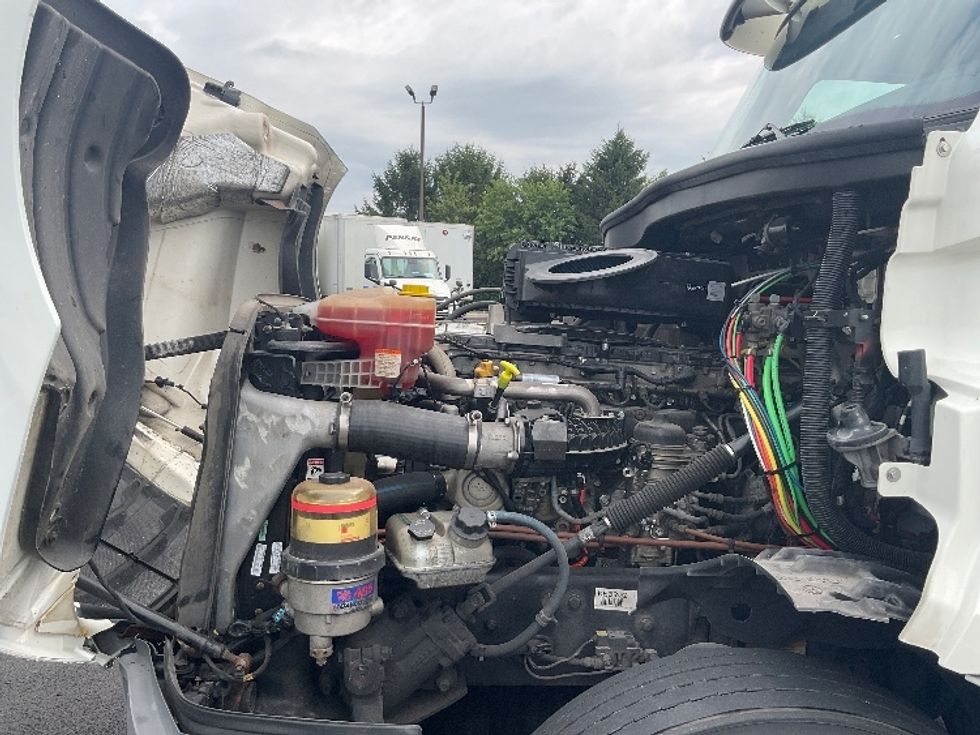 Day Cab Tractor-Heavy Duty Tractors-Freightliner-2019-T12664ST-Perrysburg-OH-485,905\n\t\tmiles-$ 35,250 - Image 16