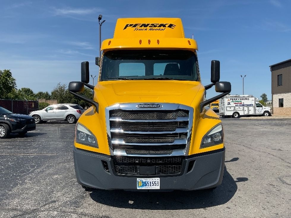 Day Cab Tractor-Heavy Duty Tractors-Freightliner-2019-T12664ST-Perrysburg-OH-529,145\n\t\tmiles-$ 32,500 - Image 2