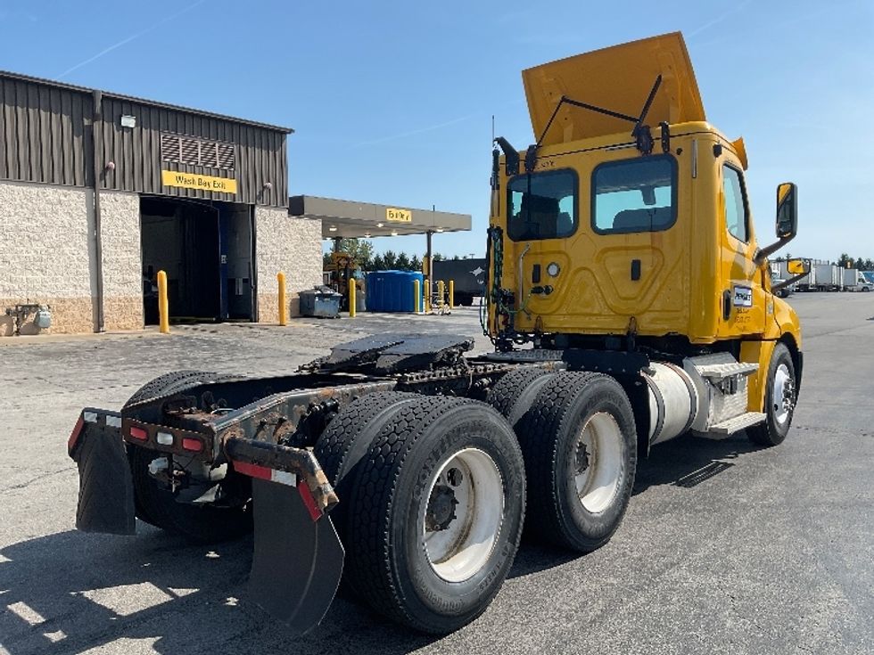 Day Cab Tractor-Heavy Duty Tractors-Freightliner-2019-T12664ST-Perrysburg-OH-529,145\n\t\tmiles-$ 32,500 - Image 7