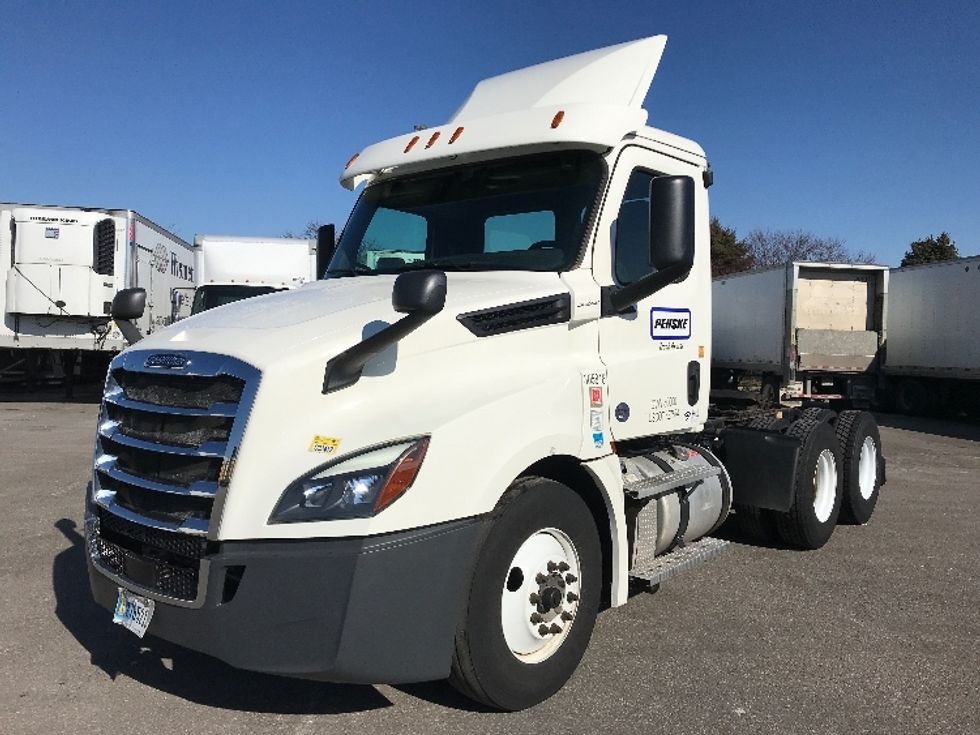 Day Cab Tractor-Heavy Duty Tractors-Freightliner-2019-T12664ST-Pewaukee-WI-351,683\n\t\tmiles-$ 59,500 - Image 3