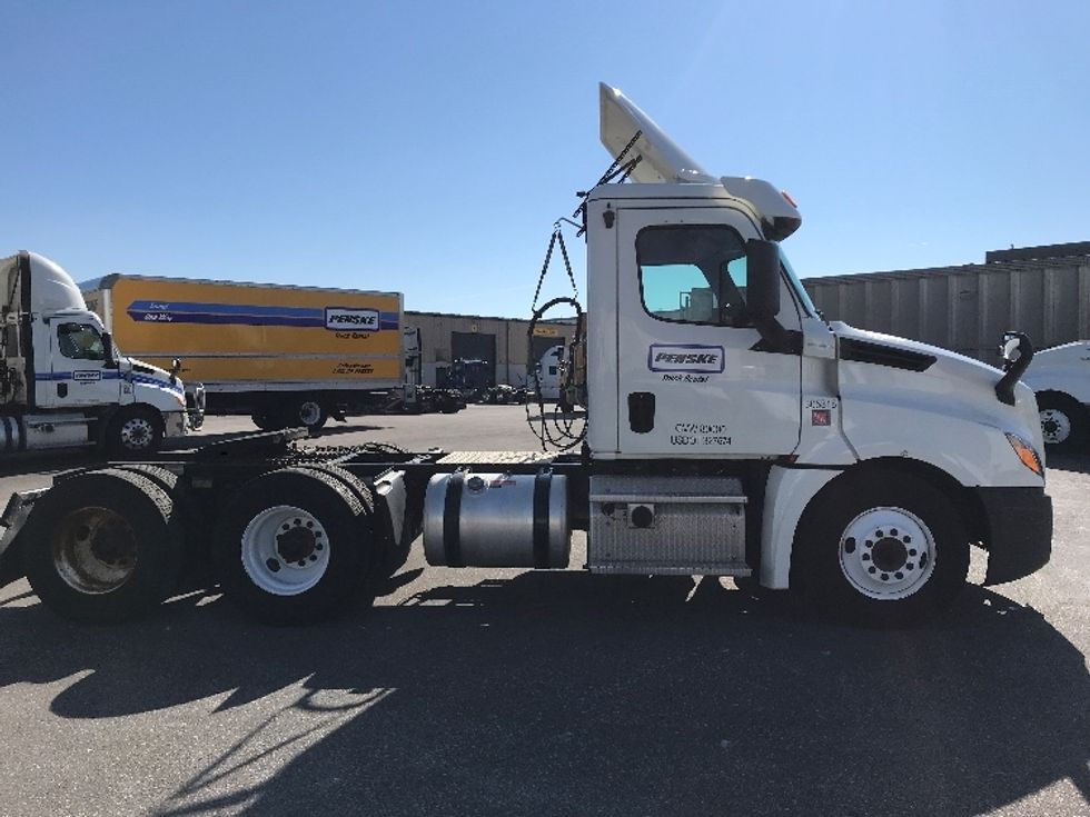 Day Cab Tractor-Heavy Duty Tractors-Freightliner-2019-T12664ST-Pewaukee-WI-351,683\n\t\tmiles-$ 59,500 - Image 8
