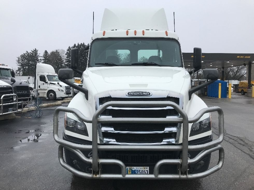 Day Cab Tractor-Heavy Duty Tractors-Freightliner-2019-T12664ST-Pewaukee-WI-490,893\n\t\tmiles-$ 34,500 - Image 2