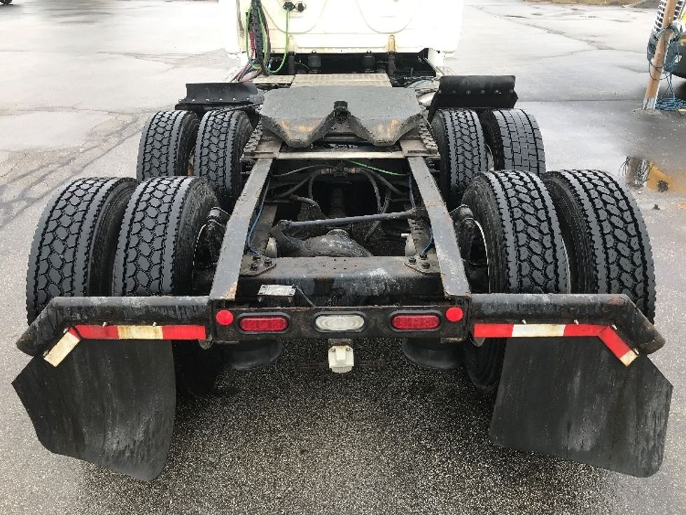 Day Cab Tractor-Heavy Duty Tractors-Freightliner-2019-T12664ST-Pewaukee-WI-490,893\n\t\tmiles-$ 34,500 - Image 6