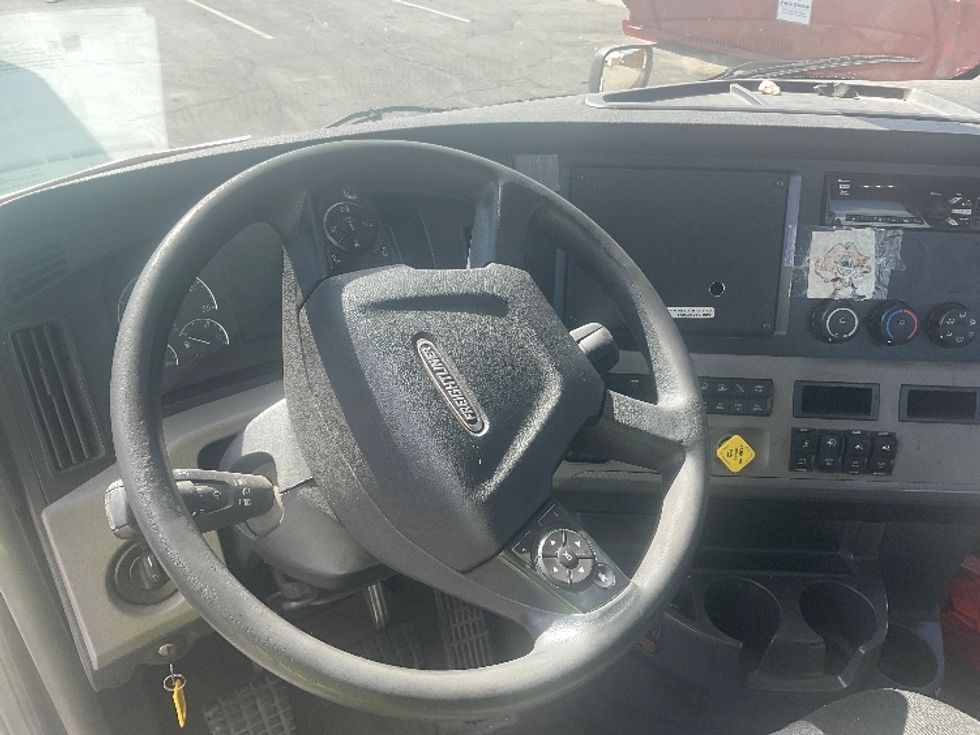 Day Cab Tractor-Heavy Duty Tractors-Freightliner-2019-T12664ST-Phoenix-AZ-366,442\n\t\tmiles-$ 43,250 - Image 10