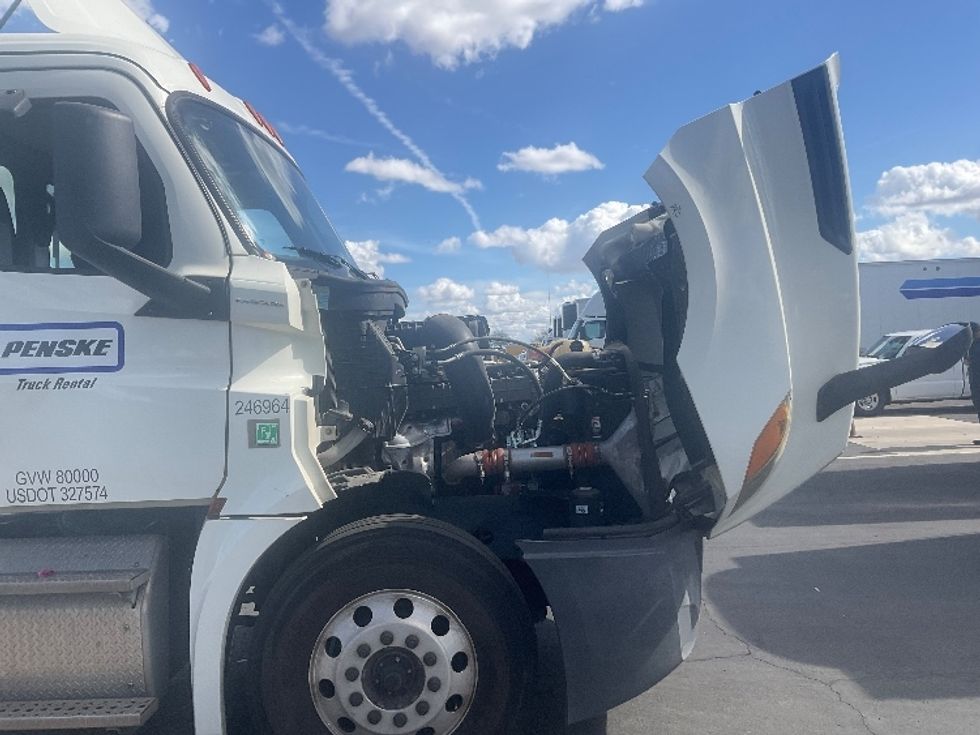 Day Cab Tractor-Heavy Duty Tractors-Freightliner-2019-T12664ST-Phoenix-AZ-366,442\n\t\tmiles-$ 43,250 - Image 15