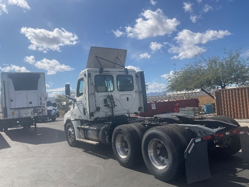 Day Cab Tractor-Heavy Duty Tractors-Freightliner-2019-T12664ST-Phoenix-AZ-366,442\n\t\tmiles-$ 43,250 - Image 5