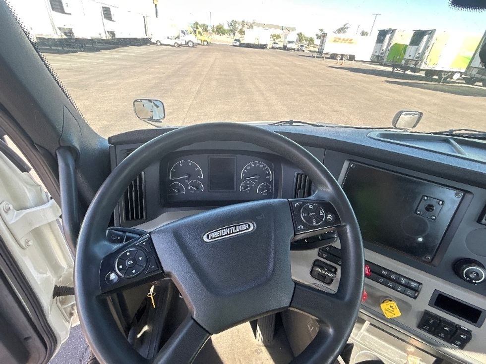 Day Cab Tractor-Heavy Duty Tractors-Freightliner-2019-T12664ST-Phoenix-AZ-492,573\n\t\tmiles-$ 40,000 - Image 11