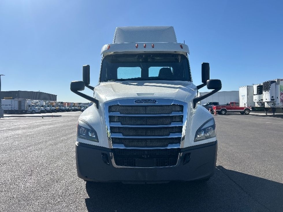 Day Cab Tractor-Heavy Duty Tractors-Freightliner-2019-T12664ST-Phoenix-AZ-492,573\n\t\tmiles-$ 40,000 - Image 2