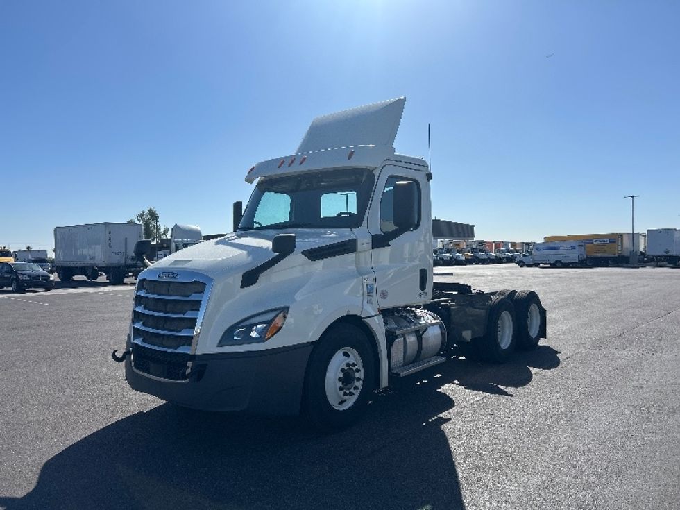 Day Cab Tractor-Heavy Duty Tractors-Freightliner-2019-T12664ST-Phoenix-AZ-492,573\n\t\tmiles-$ 40,000 - Image 3