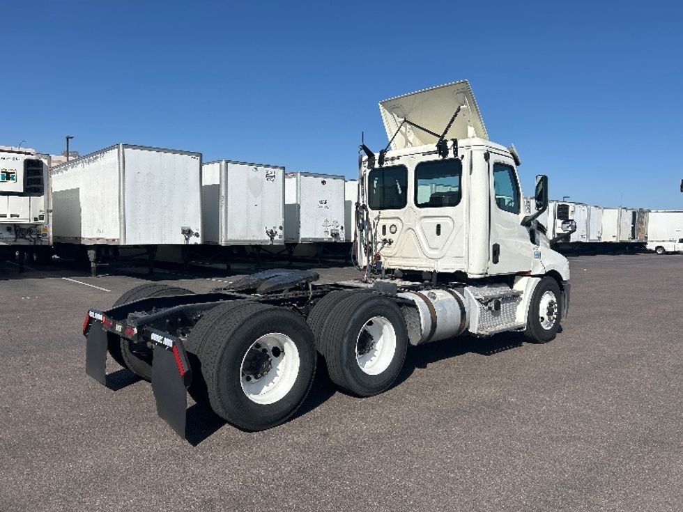Day Cab Tractor-Heavy Duty Tractors-Freightliner-2019-T12664ST-Phoenix-AZ-492,573\n\t\tmiles-$ 40,000 - Image 7