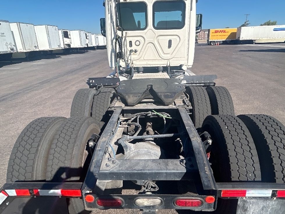 Day Cab Tractor-Heavy Duty Tractors-Freightliner-2019-T12664ST-Phoenix-AZ-577,953\n\t\tmiles-$ 32,250 - Image 6