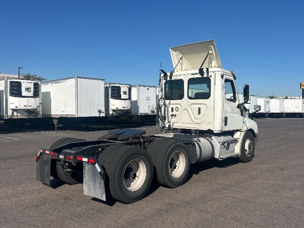 Day Cab Tractor-Heavy Duty Tractors-Freightliner-2019-T12664ST-Phoenix-AZ-577,953\n\t\tmiles-$ 32,250 - Image 7