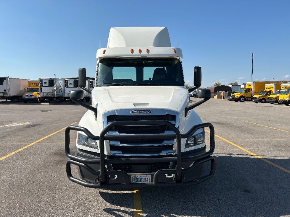 Day Cab Tractor-Heavy Duty Tractors-Freightliner-2019-T12664ST-Piqua-OH-543,264\n\t\tmiles-$ 33,750 - Image 2