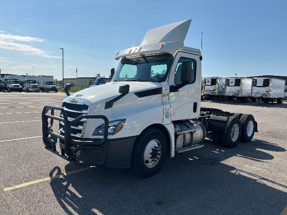 Day Cab Tractor-Heavy Duty Tractors-Freightliner-2019-T12664ST-Piqua-OH-543,264\n\t\tmiles-$ 33,750 - Image 3