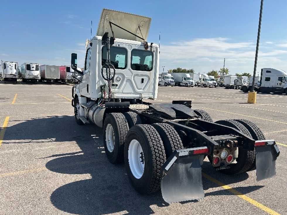Day Cab Tractor-Heavy Duty Tractors-Freightliner-2019-T12664ST-Piqua-OH-543,264\n\t\tmiles-$ 33,750 - Image 5