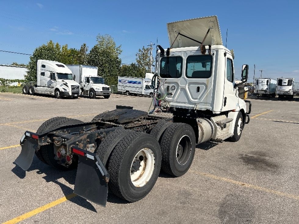 Day Cab Tractor-Heavy Duty Tractors-Freightliner-2019-T12664ST-Piqua-OH-543,264\n\t\tmiles-$ 33,750 - Image 7