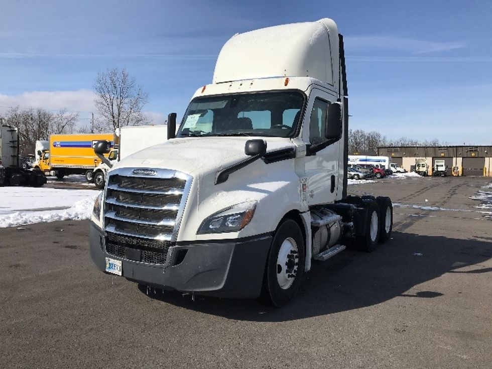 Day Cab Tractor-Heavy Duty Tractors-Freightliner-2019-T12664ST-Piqua-OH-647,047\n\t\tmiles-$ 31,000 - Image 3