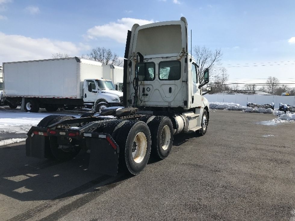 Day Cab Tractor-Heavy Duty Tractors-Freightliner-2019-T12664ST-Piqua-OH-647,047\n\t\tmiles-$ 31,000 - Image 7