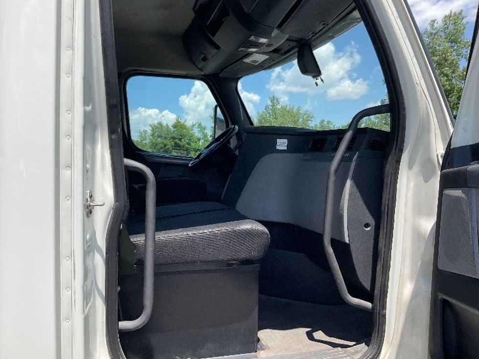 Day Cab Tractor-Heavy Duty Tractors-Freightliner-2019-T12664ST-Piqua-OH-649,814\n\t\tmiles-$ 27,500 - Image 12