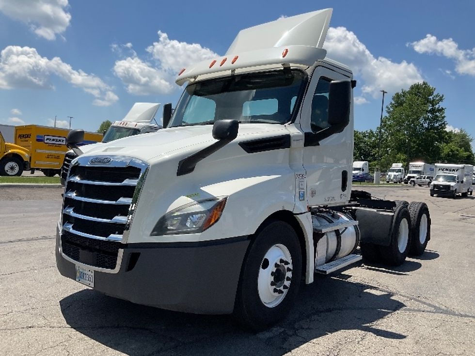 Day Cab Tractor-Heavy Duty Tractors-Freightliner-2019-T12664ST-Piqua-OH-649,814\n\t\tmiles-$ 27,500 - Image 3
