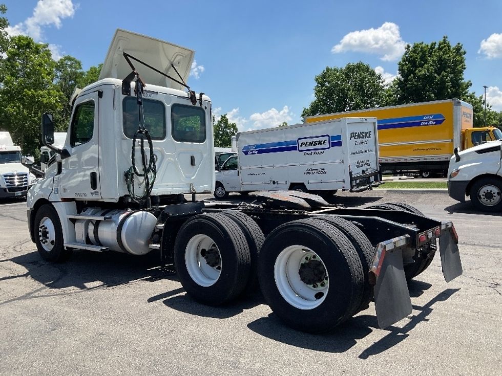 Day Cab Tractor-Heavy Duty Tractors-Freightliner-2019-T12664ST-Piqua-OH-649,814\n\t\tmiles-$ 27,500 - Image 5
