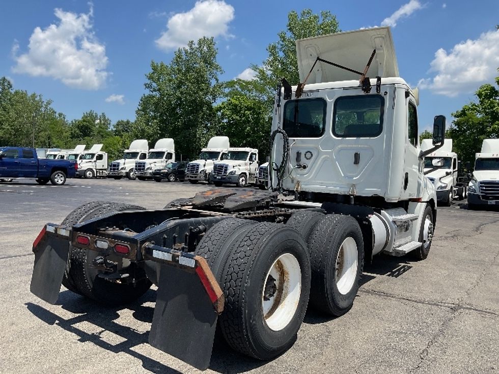 Day Cab Tractor-Heavy Duty Tractors-Freightliner-2019-T12664ST-Piqua-OH-649,814\n\t\tmiles-$ 27,500 - Image 7
