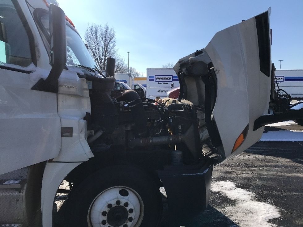 Day Cab Tractor-Heavy Duty Tractors-Freightliner-2019-T12664ST-Piqua-OH-720,096\n\t\tmiles-$ 29,250 - Image 15