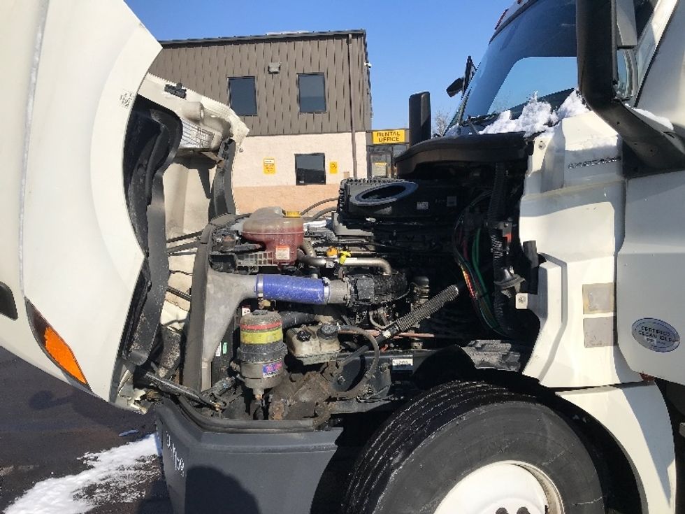 Day Cab Tractor-Heavy Duty Tractors-Freightliner-2019-T12664ST-Piqua-OH-720,096\n\t\tmiles-$ 29,250 - Image 16