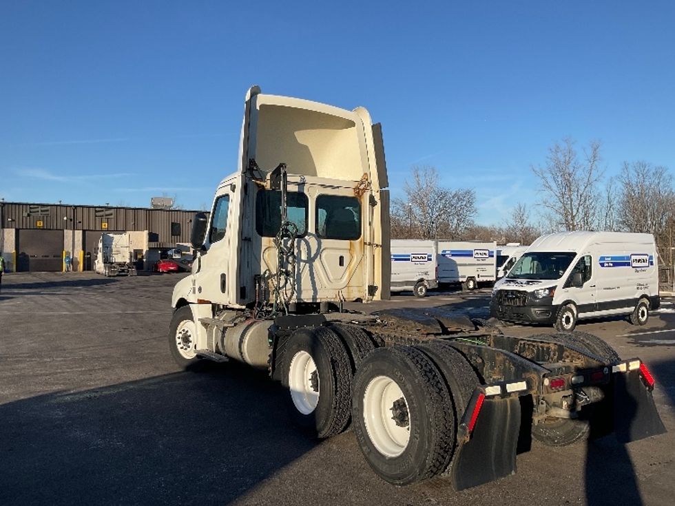Day Cab Tractor-Heavy Duty Tractors-Freightliner-2019-T12664ST-Piqua-OH-720,096\n\t\tmiles-$ 29,250 - Image 5